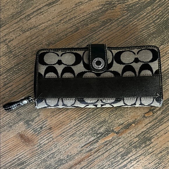 Coach Black and Tan Signature Wallet - Picture 1 of 7